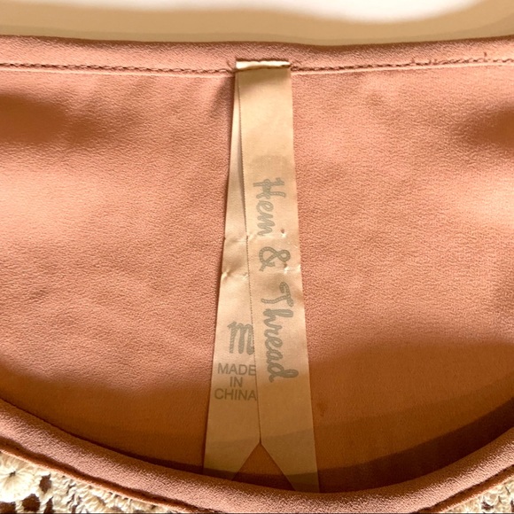 { Hem & Thread } Lace Overlay Blouse Sz M - Picture 4 of 5